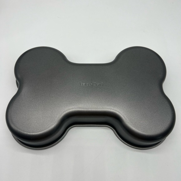 Dog bone large shaped cake/ cookie pan. Non stick silver - Picture 3 of 8